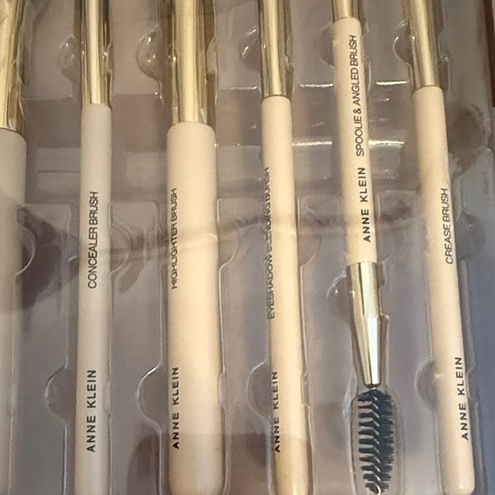 New!! Anne Klein Complete Makeup Brush Collection with Gold Accents